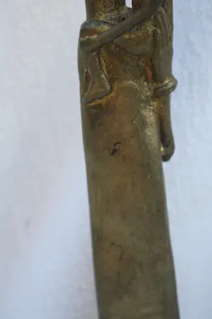 Yoruba - Bronzen Vrouw Elegante Afrikaanse sculptuur (20e eeuw) kopen? Bied vanaf 75!