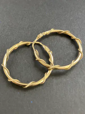 18 karaats geelgouden creolen, getordeerd kopen? Bied vanaf 250!