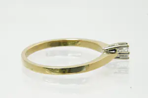 Buy 10 - Stijlvolle 18krt gouden solitair ring met 0.15ct top (H/vs) diamant? Bid from 230!