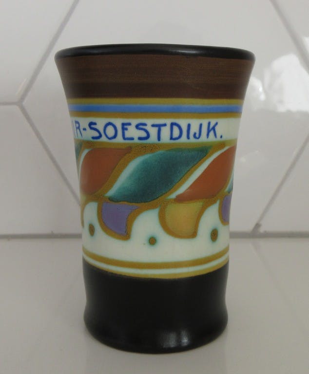 Niet of onleesbaar gesigneerd - Zenith - Mat platelen beker decor Spa "Souvenir Soestdijk" kopen? Bied vanaf 1!