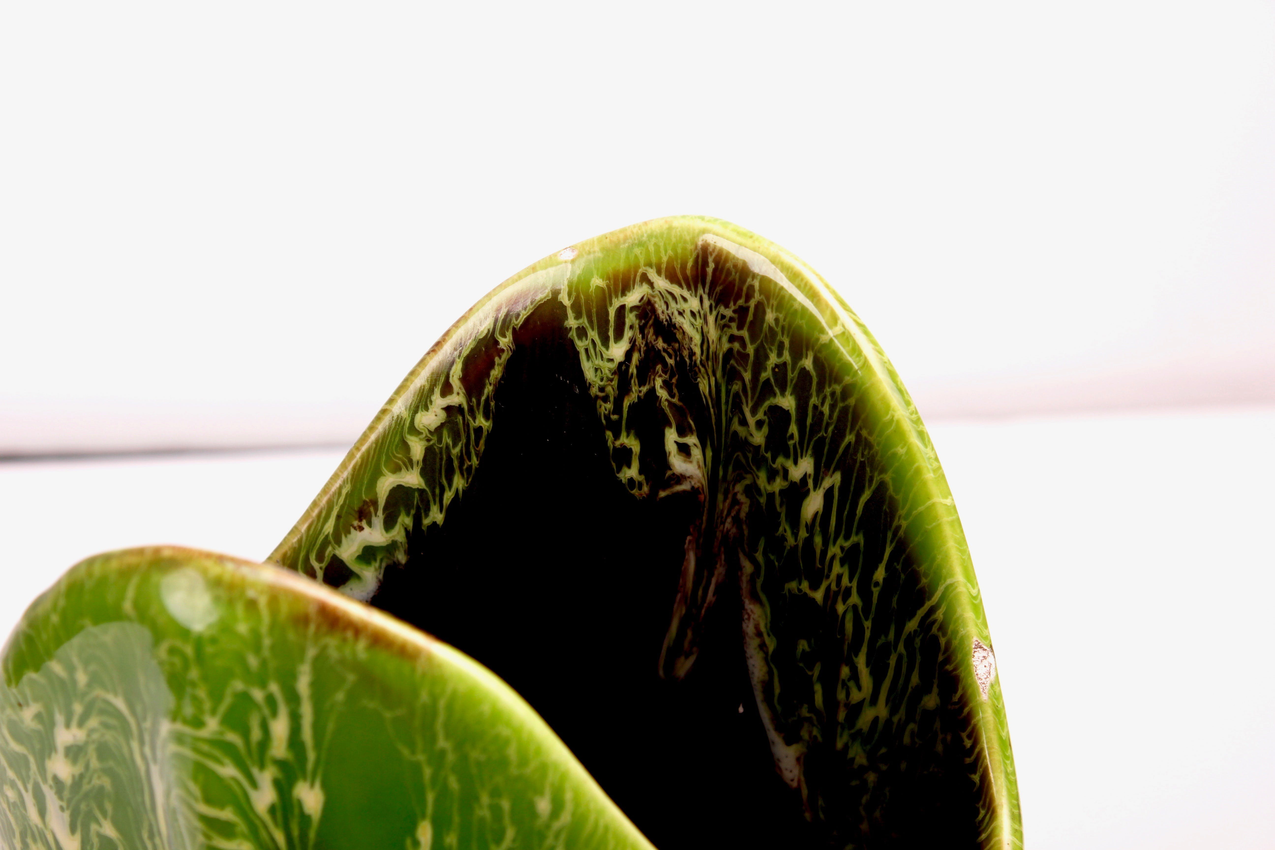 Vallauris Keramiek - Groen - bruine polychrome vaas met 'hand thrown' druipglazuur | 1960s kopen? Bied vanaf 19!