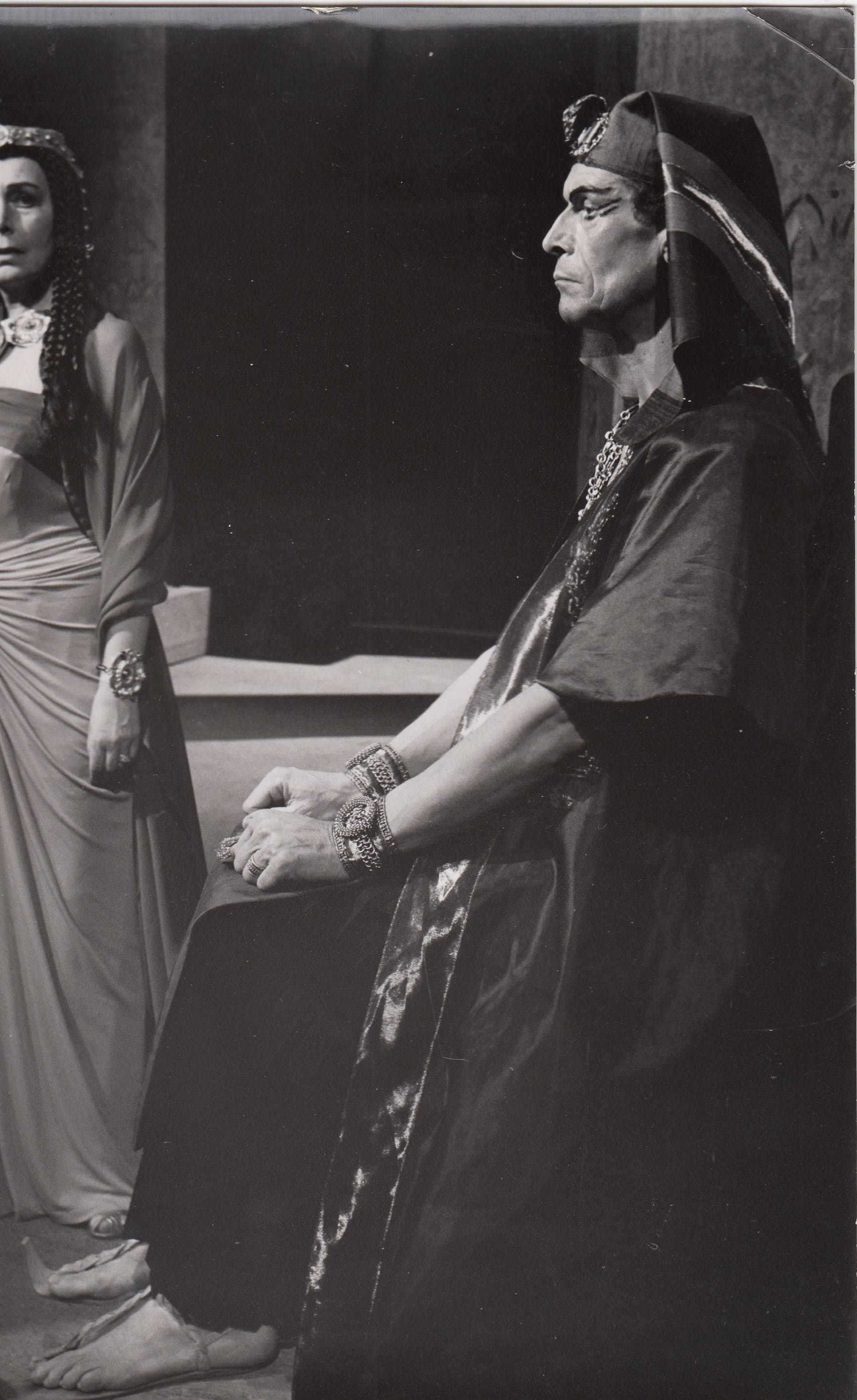 Frits Lemaire - Silvergelatine foto van Ida Wasserman & Gijsbert Tersteeg 1956 De Eerstgeborene kopen? Bied vanaf 1!