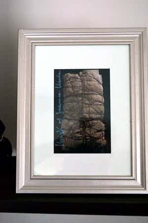 Christo - Package- offset postkaart handgesigneerd en ingelijst verkocht voor € 50!