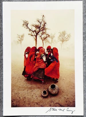 Steve McCurry - Autogramm auf Fotografie Sand Storm India kopen? Bied vanaf 49!