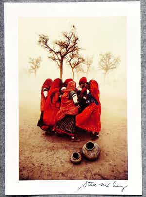 Steve McCurry - Autogramm auf Fotografie Sand Storm India verkocht voor € 49!