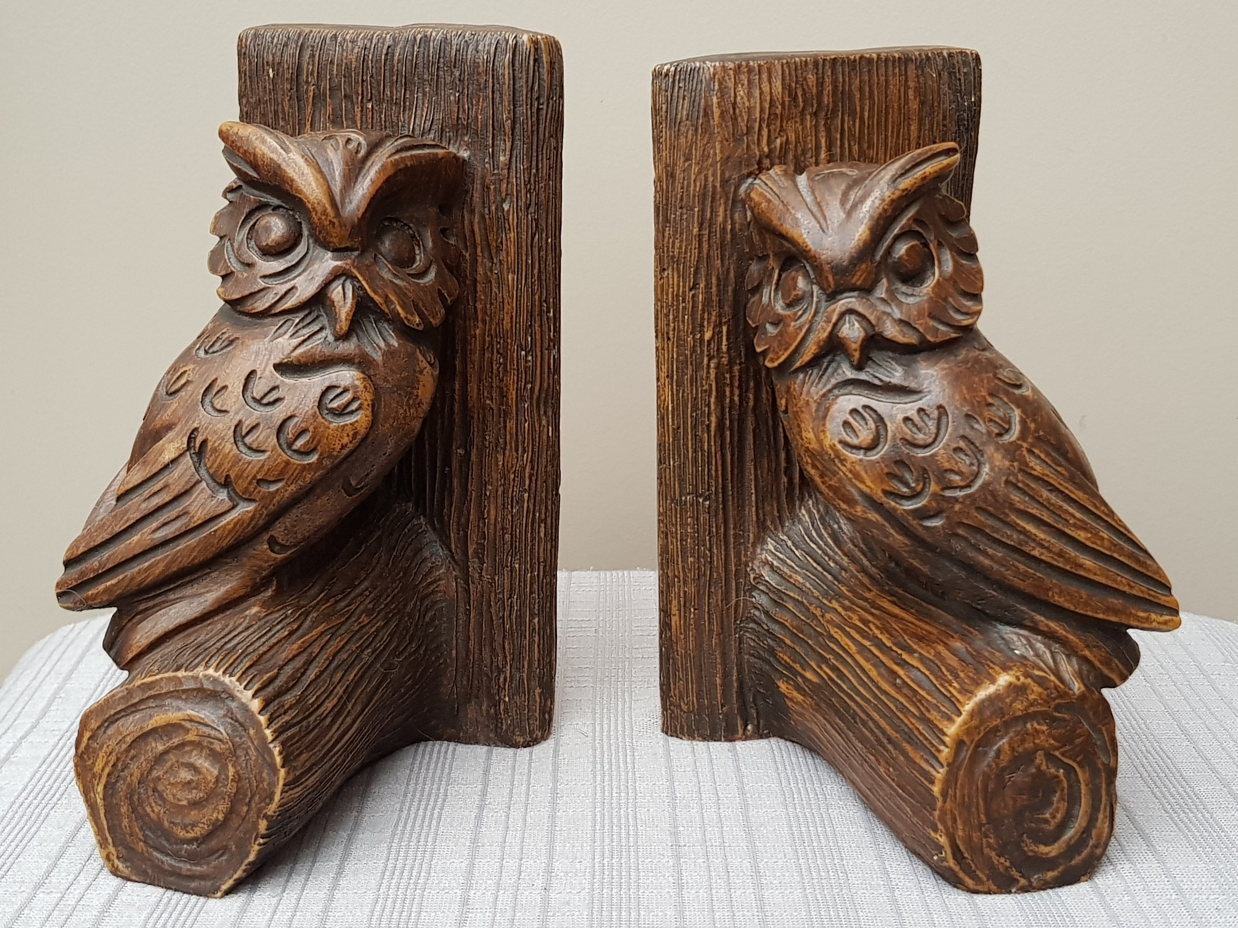 Niet of onleesbaar gesigneerd - Paar Boekensteunen - Uilen verkocht voor € 1!