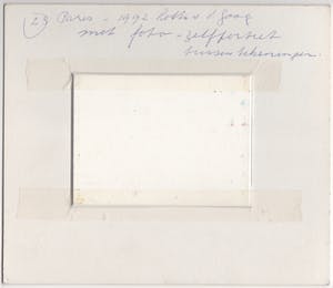 Lotti van der Gaag - gemengde techniek/collage op papier | 'Foto-zelfportret tussen tekeningen' | '92 kopen? Bied vanaf 300!