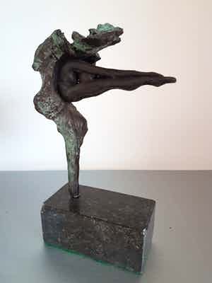 Klaas van den Berg - 1941 - 2018 Schitterend Bronzen beeld Vrij werk verkocht voor € 150!