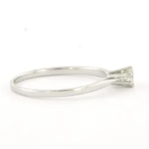 18k witgouden solitair ring met briljant geslepen diamant tot. 0.13ct kopen? Bied vanaf 220!