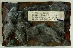 Adri van Rooijen - bronzen reliëf/placquette | 'Huwelijksbeeld II' kopen? Bied vanaf 250!