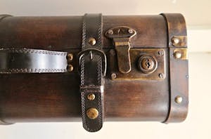 Curiosa - Vijf retro Koffertjes - Hout, Leer, Skai Messing beslag - PRIJS VERLAAGD kopen? Bied vanaf 89!