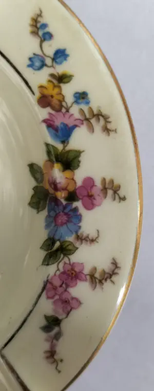 Plateelbakkerij Zuid-Holland - Schaaltje met verschillende asbakjes (9) kopen? Bied vanaf 25!