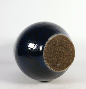 Niet of onleesbaar gesigneerd - Aardewerk, Diepblauw geglazuurde vaas kopen? Bied vanaf 1!