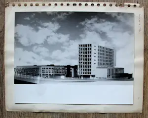 Carel Blazer - 4 foto's: ontwerp Stationspostgebouw aan het Oosterdok te Amsterdam kopen? Bied vanaf 59!