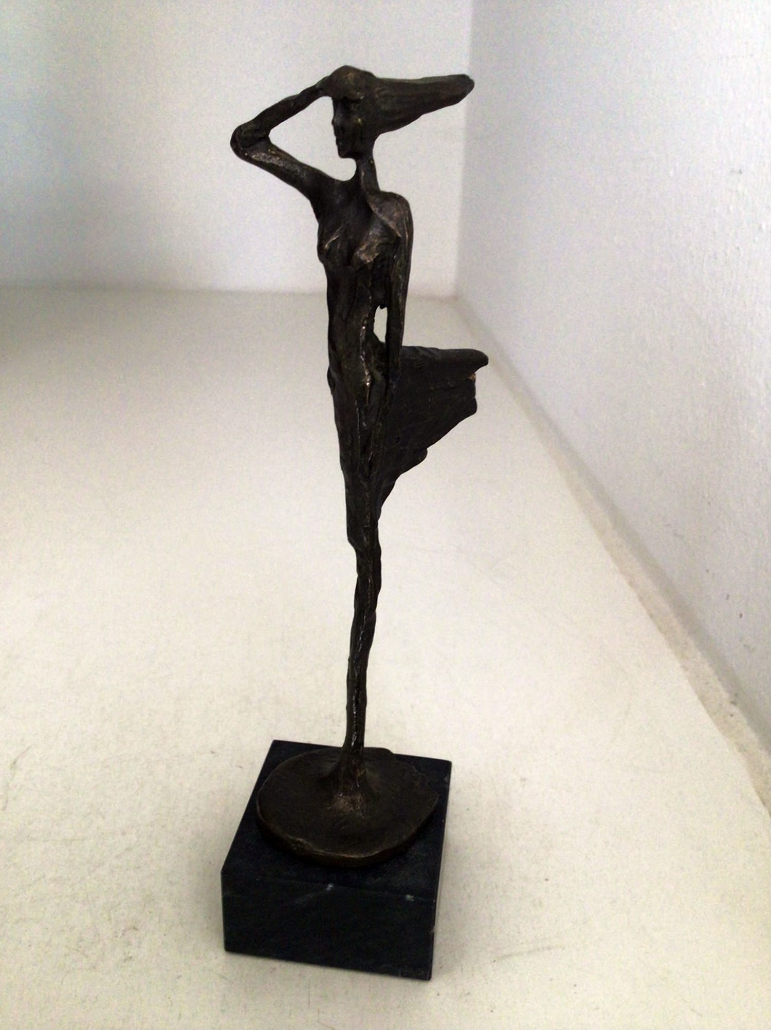 Corry Ammerlaan - Sculptuur “ Visie op de toekomst “ kopen? Bied vanaf 1!