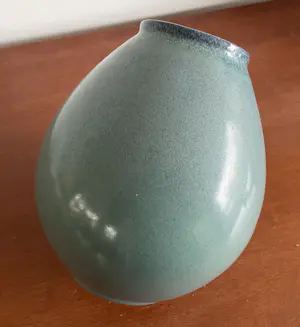 Aardewerkfabriek Katwijk en Klinkenberg Zeist - Groen blauwe art deco vaas model 922 kopen? Bied vanaf 50!