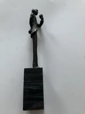 Corry Ammerlaan - Bronzen beeldje ‘De wijnliefhebber’ kopen? Bied vanaf 1!