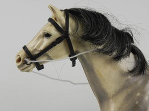 Curiosa - Levensecht modelpaard met alle beengewrichten kopen? Bied vanaf 1!