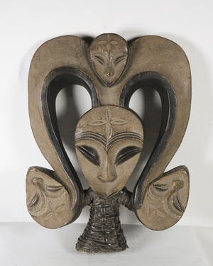 Kwele - Ekuk masker omgeven met omgeslagen hoorns kopen? Bied vanaf 1!