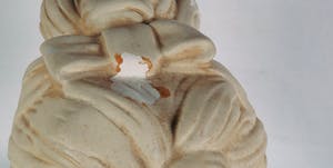 Reinier Lucassen - Assemblage met gipsen buste kopen? Bied vanaf 400!