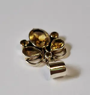 Nieuwe zilveren hanger met facet geslepen citrien: gele edelsteen, kopen? Bied vanaf 70!