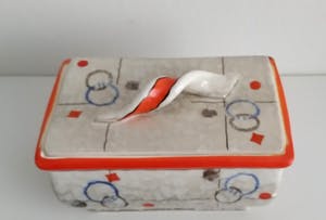 Niet of onleesbaar gesigneerd - Art Deco, keramiek, bewaardoos uit ca 1920 kopen? Bied vanaf 1!