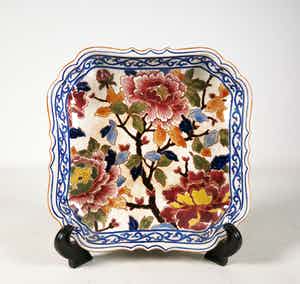 Faiencerie de Gien - Geglazuurde aardewerken schaal met veelkleurig decoratie verkocht voor € 1!