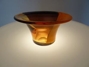 Bernard Heesen - Drie kleuren glazen kom uit glasblazerij “De Oude Horn Acquoy” kopen? Bied vanaf 25!