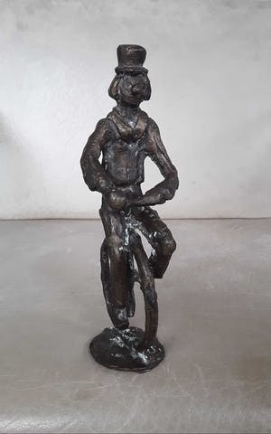 Siem Wardenaar - Bronzen beeld van een clown op eenwieler. kopen? Bied vanaf 45!
