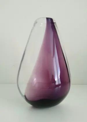 Niet of onleesbaar gesigneerd - Elegante, fraaie vaas, handgemaakt/mondgeblazen kopen? Bied vanaf 1!