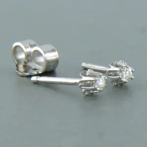 14k  wit gouden solitair oorknoppen bezet met briljant geslepen diamant kopen? Bied vanaf 90!