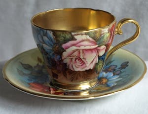 Curiosa - Bloementheekopje + schoteltje - Aynsley China Ltd. , ontwerp J.A. Bailey kopen? Bied vanaf 1!