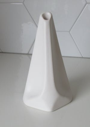 Plateelbakkerij Flora - Mat wit platelen solifleur vaasje kopen? Bied vanaf 1!