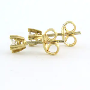18k geel gouden solitair oorknoppen met briljant geslepen diamant tot. 0,22ct. kopen? Bied vanaf 240!