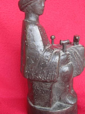 Hans Goddefroy - Beeld "De goudsmid ." kopen? Bied vanaf 15!