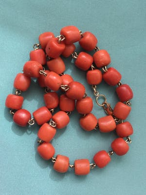 14K Goud - afgedraaid bloedkoraal collier aan gouden slot kopen? Bied vanaf 725!