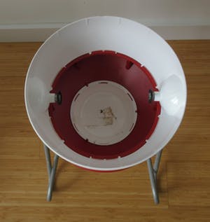 Niet of onleesbaar gesigneerd - De beroemde Grolsch kruk in de vorm van een beugeldop kopen? Bied vanaf 10!