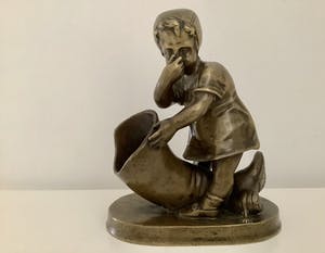 Brons (Onbekend) - Meisje met laars kopen? Bied vanaf 300!