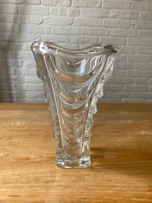 Vaclav Hanus - Gedrapeerde glazen vaas voor Hermanova Hut, 1960ies kopen? Bied vanaf 35!