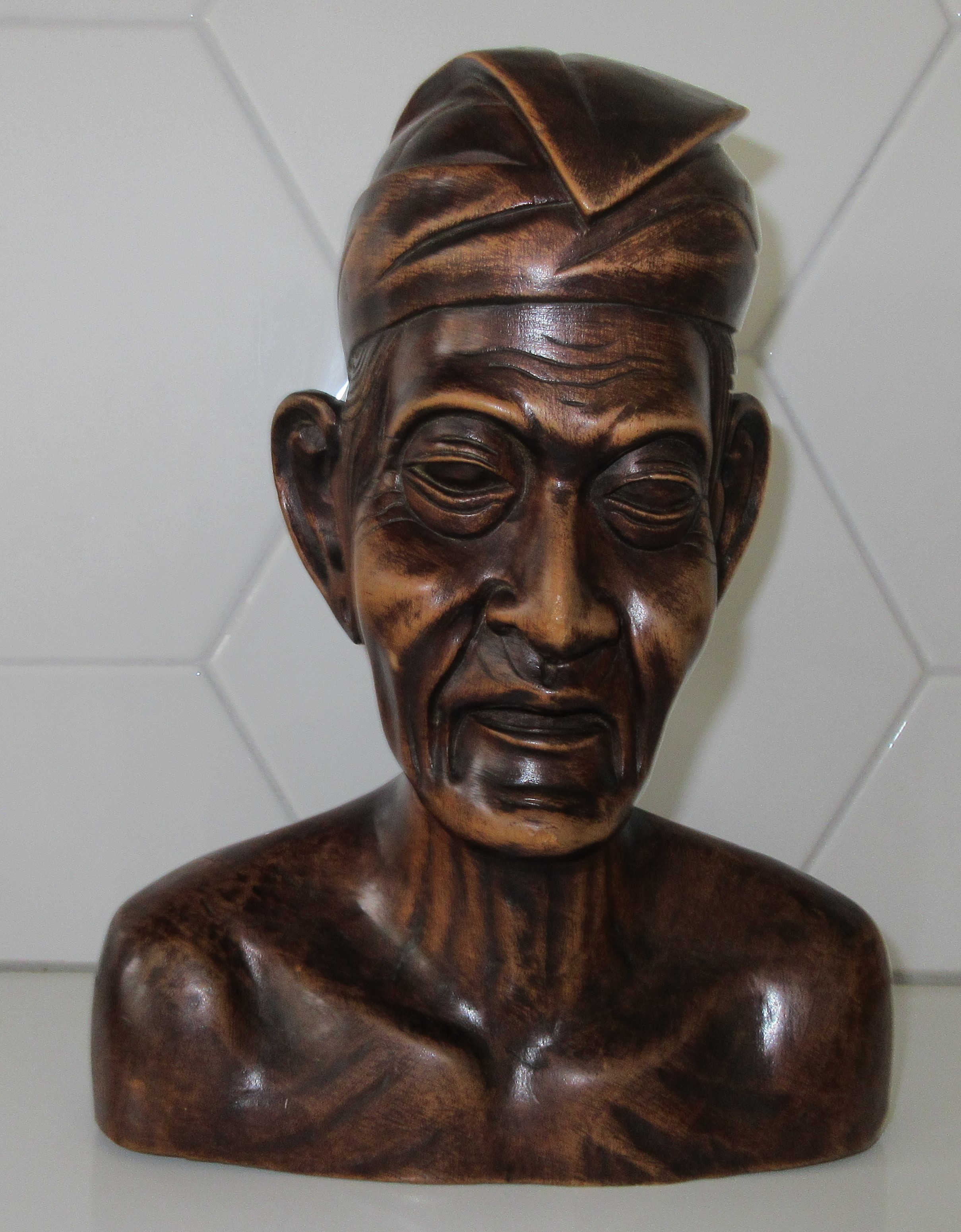 Niet of onleesbaar gesigneerd - Balinese bruidsbeelden - Indonesië - Bali - midden 20e eeuw kopen? Bied vanaf 1!