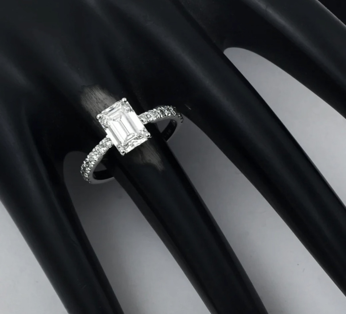 2,43 Ct diamant met platinum ring kopen? Bied vanaf 890!