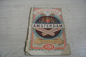 Niet of onleesbaar gesigneerd - Zestien Stadsgezichten & Brochure 'Herinnering aan Amsterdam' 1883 kopen? Bied vanaf 1!