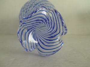 Niet of onleesbaar gesigneerd - Murano vaas met spiraal kopen? Bied vanaf 1!