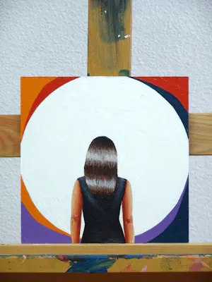 Gerard Boersma - Circles (Vrouw kijkend naar schilderij van Max Bill) kopen? Bied vanaf 100!