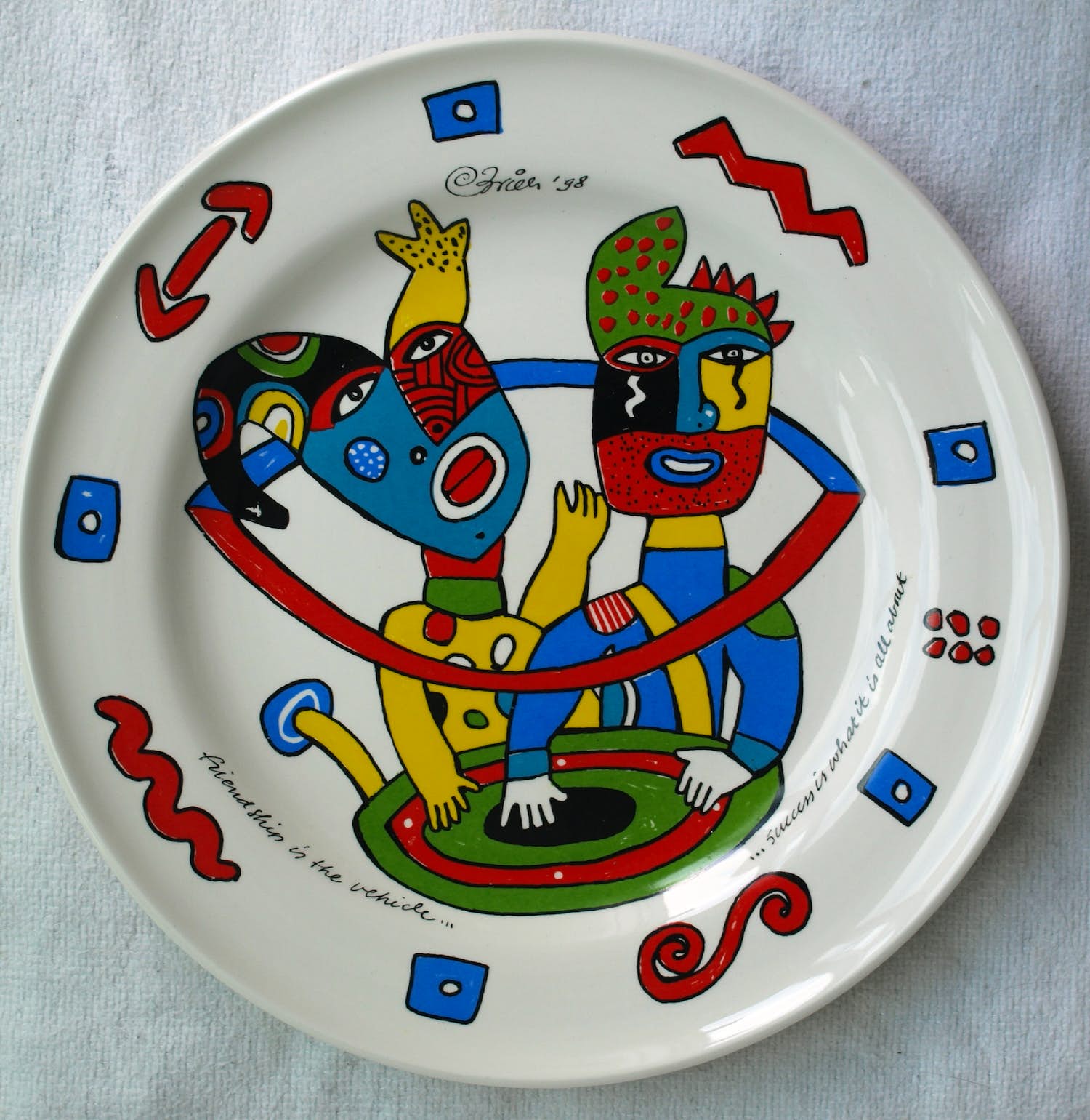 Clemens Briels - Wandbord , Schaal , Friendship is the Vehicle… - Ø 37 cm - 1998 kopen? Bied vanaf 1!