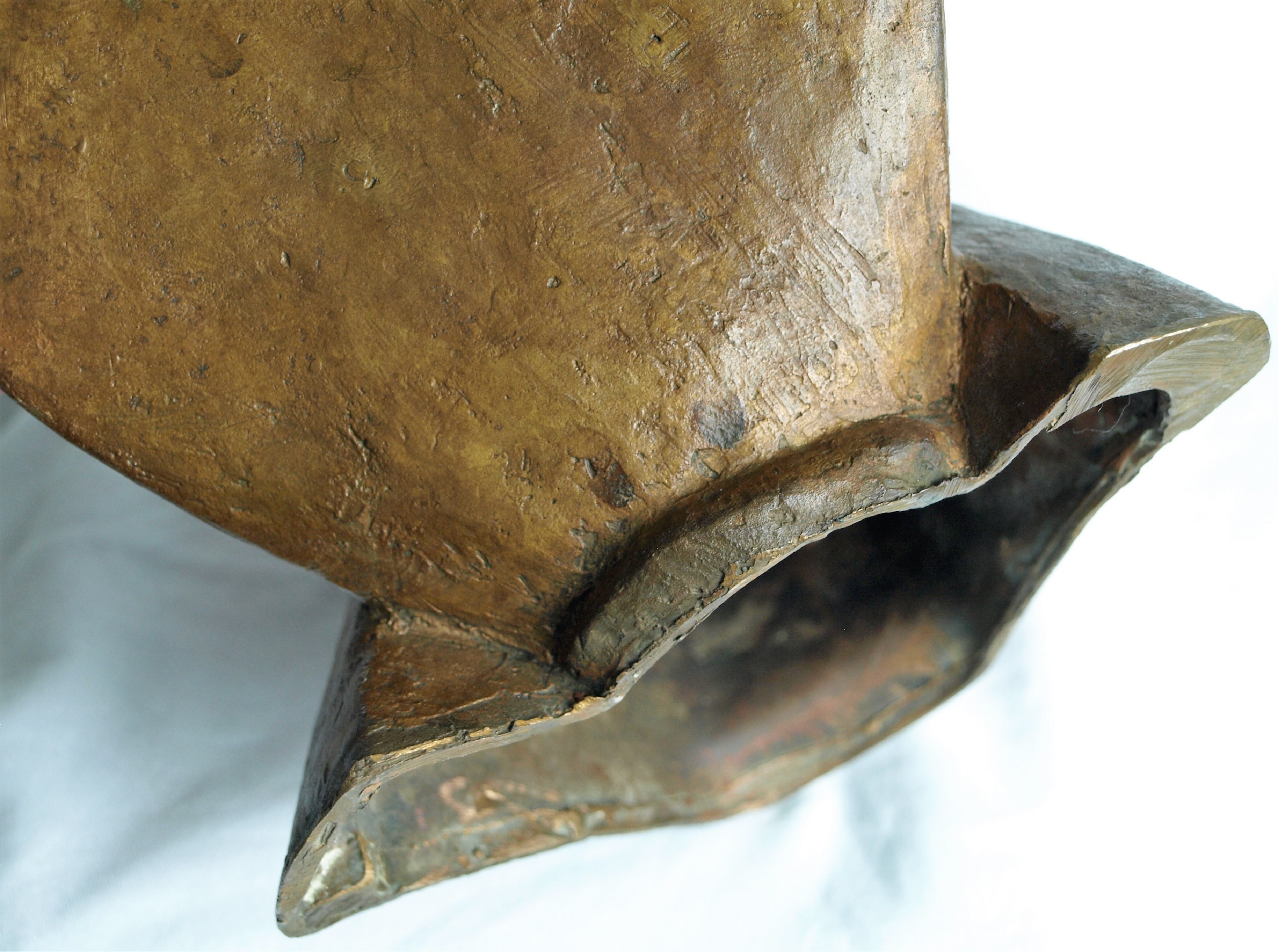 Niet of onleesbaar gesigneerd - Bronzen beeld , Duif / Doffer  kopen? Bied vanaf 1!