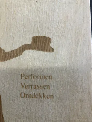 Ossip - Vrolijk mannetje met veer kopen? Bied vanaf 79!