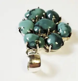 Nieuwe unieke zilveren hanger is versierd met prachtige Arizona-turkoois kopen? Bied vanaf 75!
