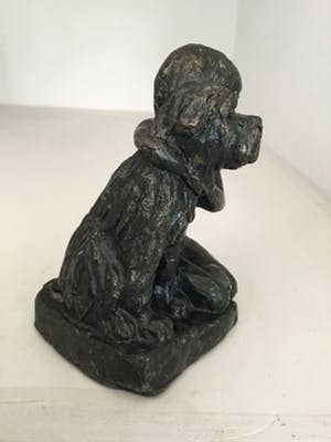 Astrid Veldhuyzen-Koppen - Sculptuur “ Meisje met hond “ kaufen? Bieten Sie von 60!