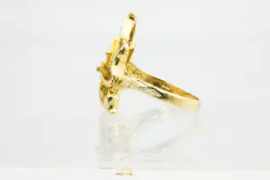 86 - Prachtig vormgegeven en massief 18krt geelgouden "Bloem" ring kopen? Bied vanaf 360!